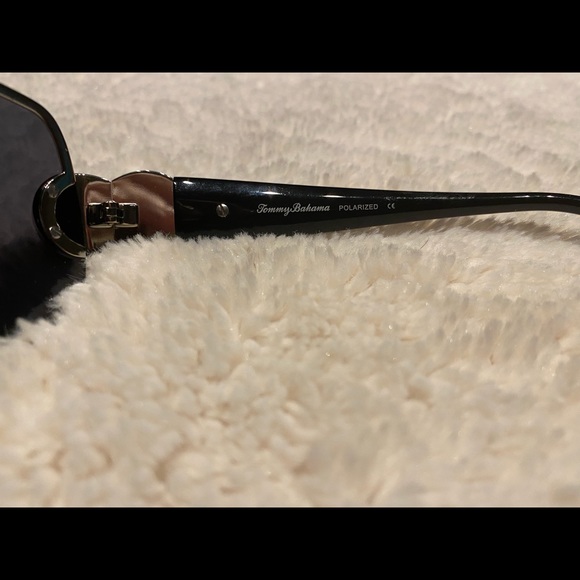 Tommy Bahama Polarized Ladies Shield Sunglasses main image 6